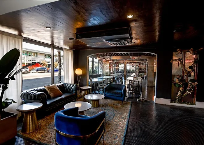 H By H Hospitality Hotel Los Angeles