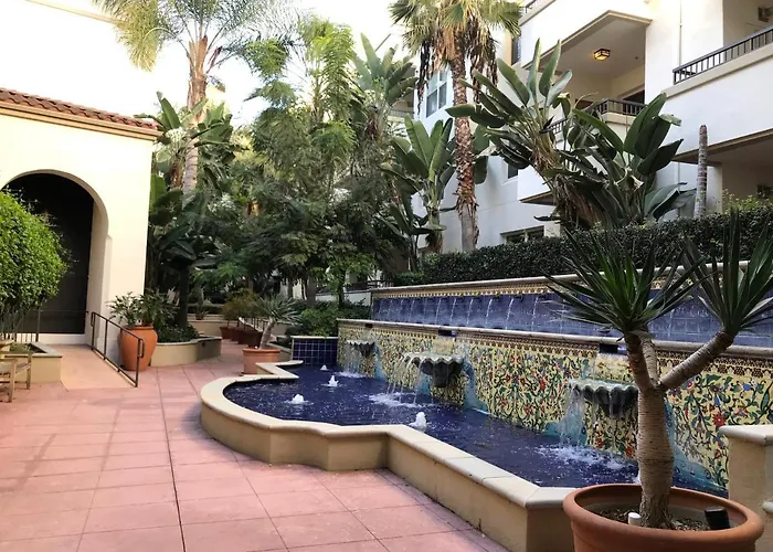Perfect Apt Near Ucla W Parking Gym Pool Wifi In Westwood B3 Los Angeles, USA