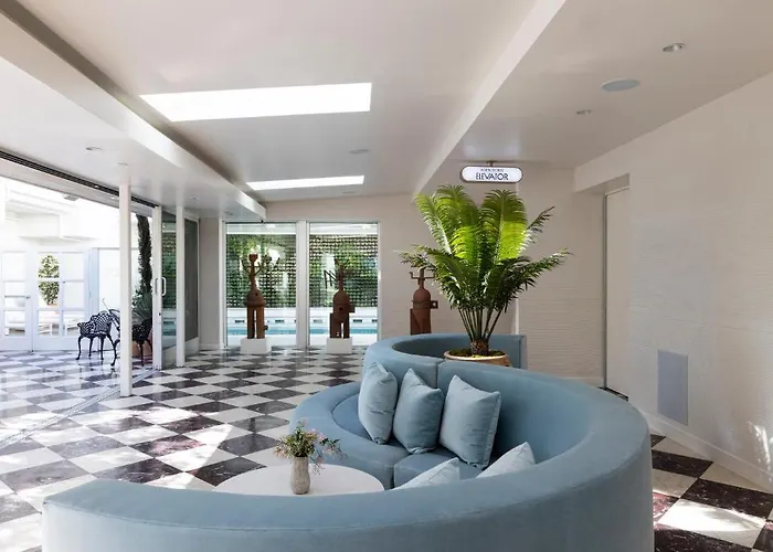 Short Stories Hotel Near The Grove Los Angeles