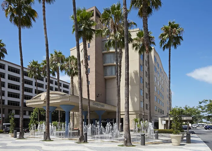 Courtyard By Marriott Los Angeles Lax / Century Boulevard