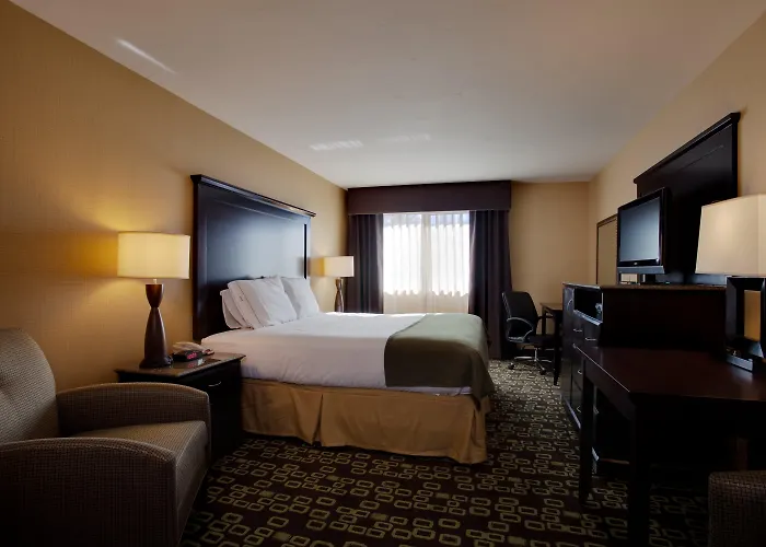 Holiday Inn Express & Suites Woodland Hills By Ihg Los Angeles