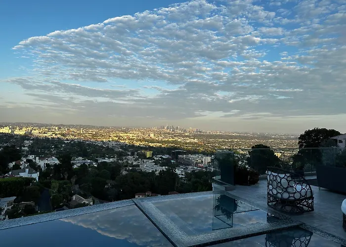Skyline Serenity Luxe Suite-Private Room Los Angeles, USA