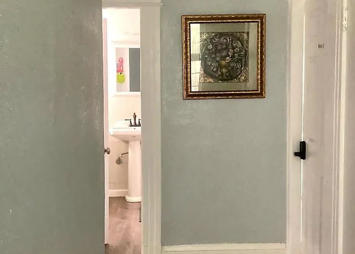 Robertson'S Place Like Home Los Angeles