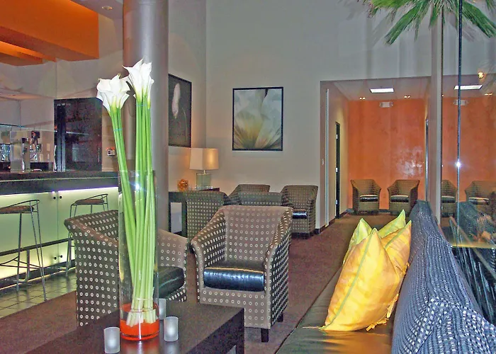 Ramada Plaza By Wyndham West Hollywood Hotel & Suites Los Angeles