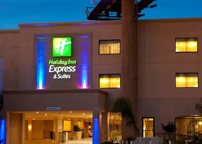 Holiday Inn Express & Suites Woodland Hills By Ihg Los Angeles