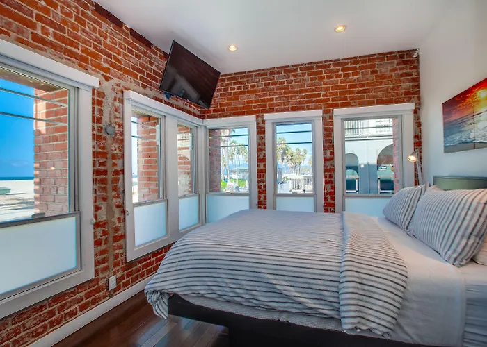Venice Breeze Suites Los Angeles