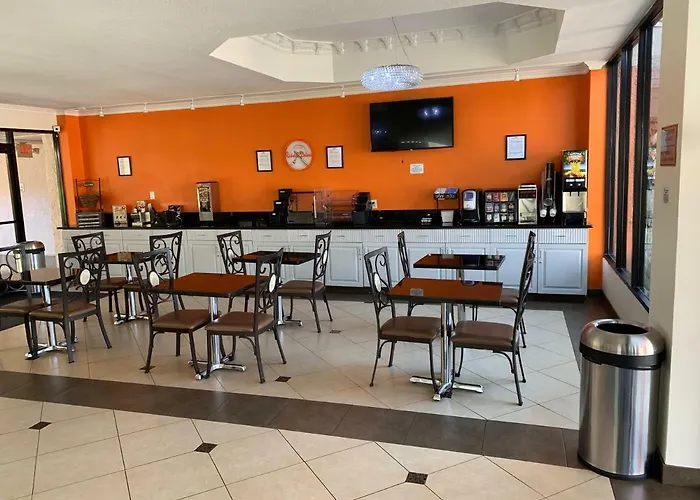 Howard Johnson By Wyndham Reseda Hotel & Suites Los Angeles