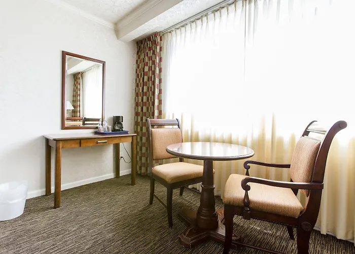 Jj Grand Hotel