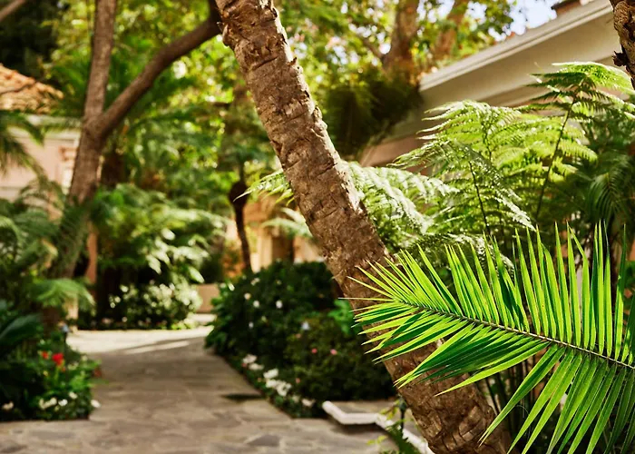 Hotel Bel-Air - Dorchester Collection